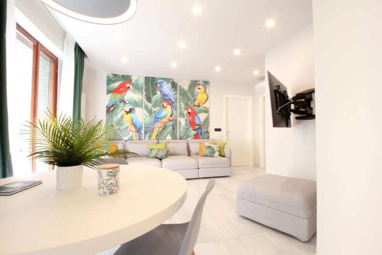 Parrots & Palms Apartment บอร์ดิเกรา ภายนอก รูปภาพ
