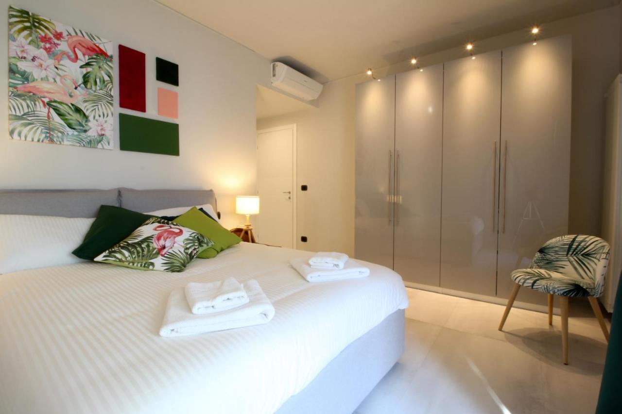 Parrots & Palms Apartment บอร์ดิเกรา ภายนอก รูปภาพ