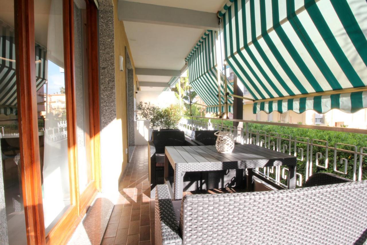 Parrots & Palms Apartment บอร์ดิเกรา ภายนอก รูปภาพ