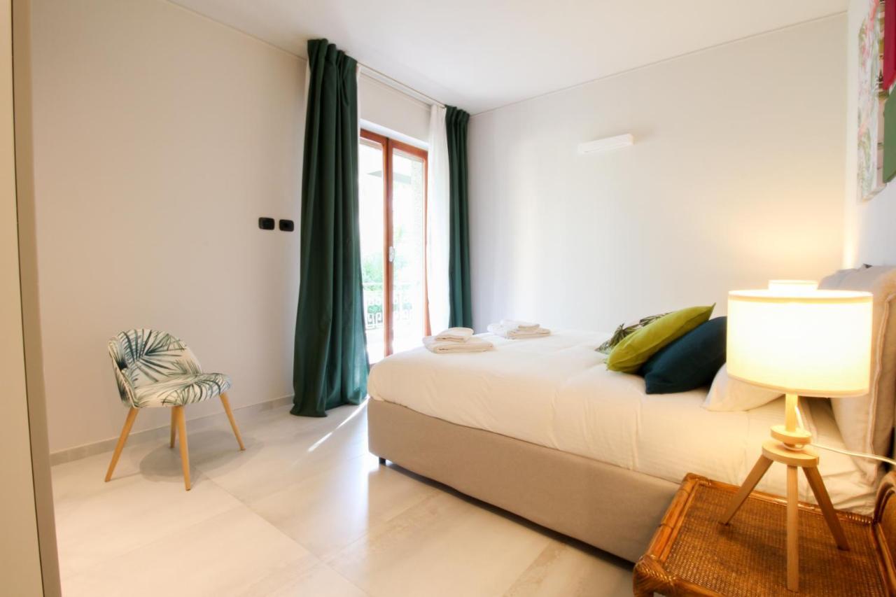 Parrots & Palms Apartment บอร์ดิเกรา ภายนอก รูปภาพ